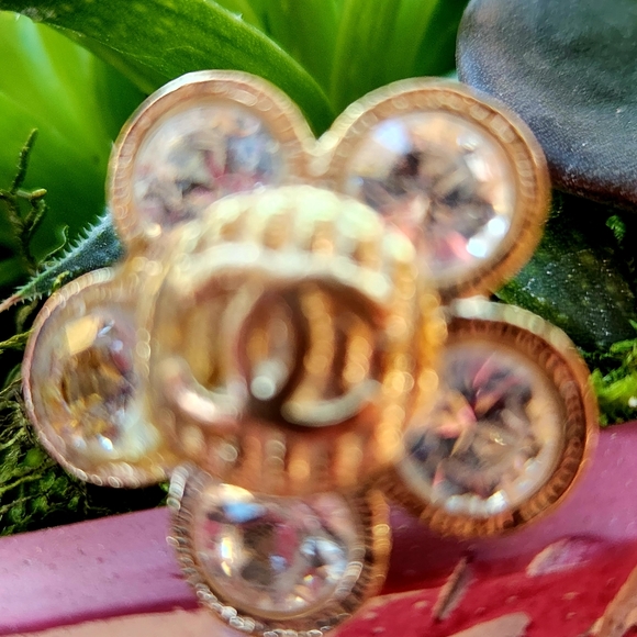 CHANEL y2k HTF Camelia Gold Gaudy Huge Chunky Rhinestone Flower Cocktail Ring 6 - Picture 4 of 15